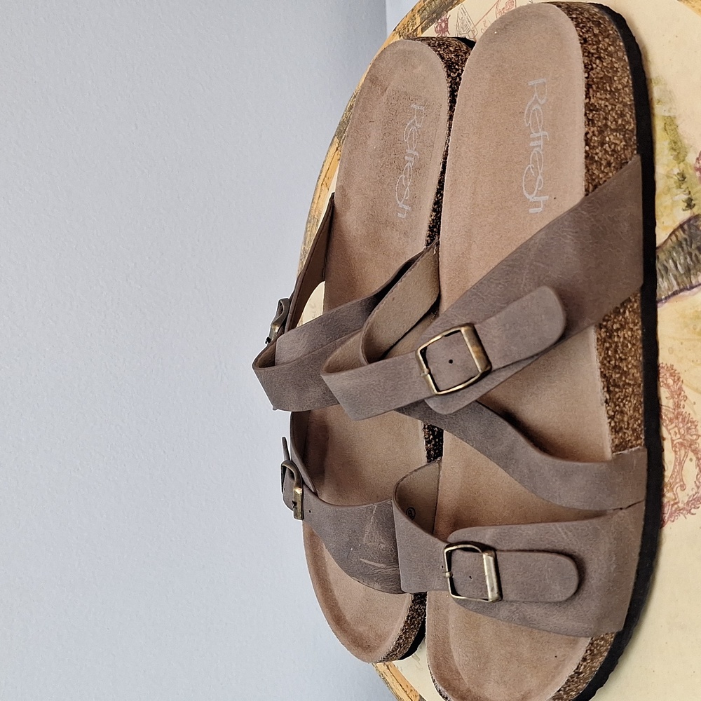 Refresh Leo Slide Size 9 NWOT - Picture 4 of 6